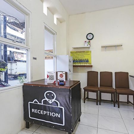 Spot On 90780 Gang Tengah Homestay Syariah Semarang Exterior foto