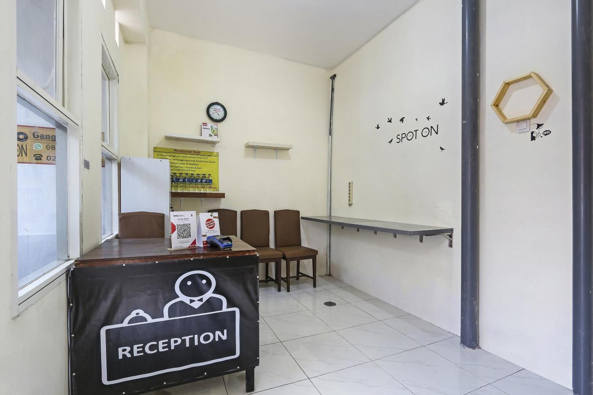 Spot On 90780 Gang Tengah Homestay Syariah Semarang Exterior foto